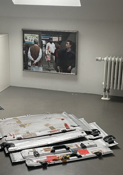 Valerie Stahl Von Stromberg „Non-Algo series 103 (Yiwu Market, China)“ 2012/2021 Inkjet print, hand welded steel frame, 60 x 80 cm Ed. 2/5 / „Dans Tes Bras“ 2021
aluminium, polyester, 80 x 100 x 10 cm, Pteropus Giganteus, Johanna Hardenberg Berlin