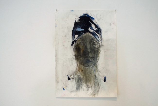 Klaus Winichner, Doris (1.7.2021), 2021, Graphit, Pigment (Anthrachinonblau), Mohnöl auf Leinwand 35 x 25 cm, Galerie Sandra Bürgel, Berlin